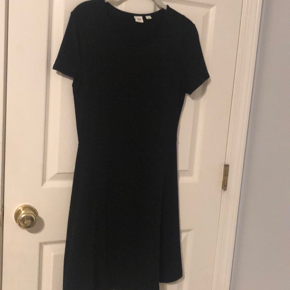 GAP black cap sleeve dress EUC